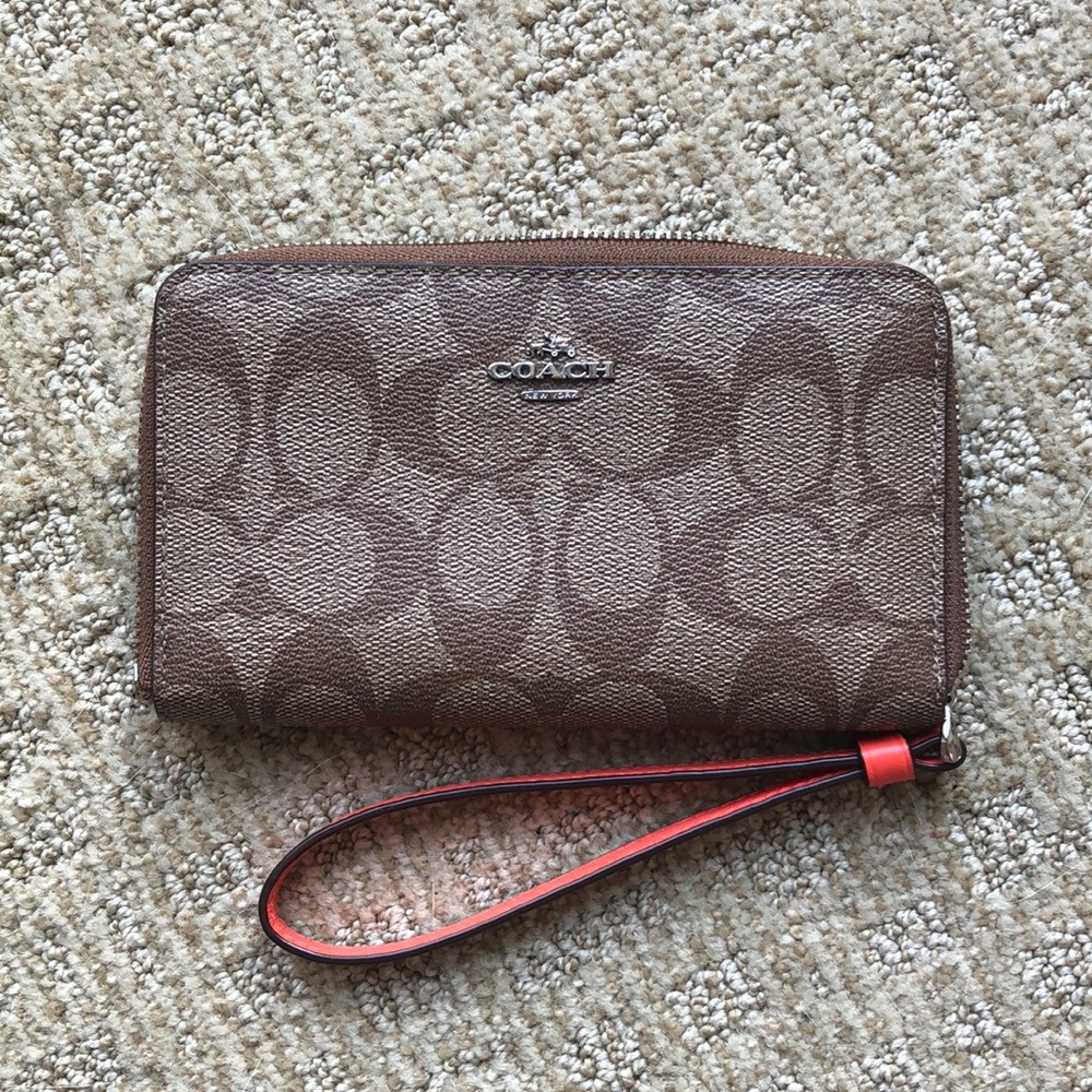 🐎 COACH New York phone wristlet